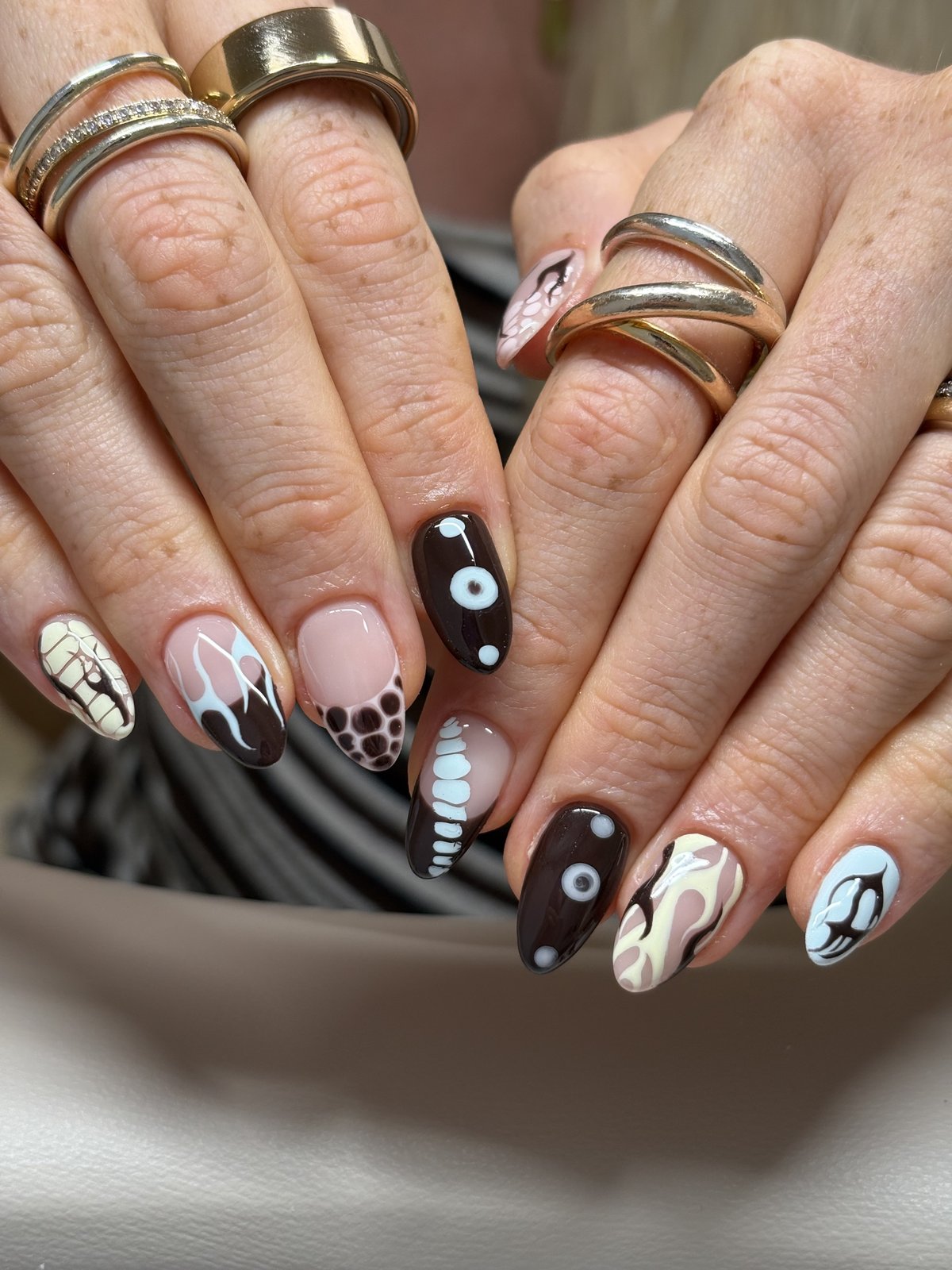 Cocoa Brown and Cream Retro Swirls | Statement Nail Art in Harajuku