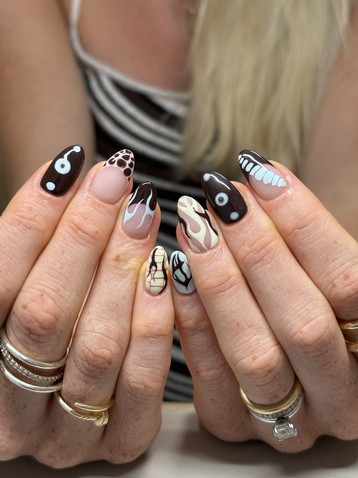Cocoa Brown and Cream Retro Swirls - nail design by lull., Harajuku Tokyo