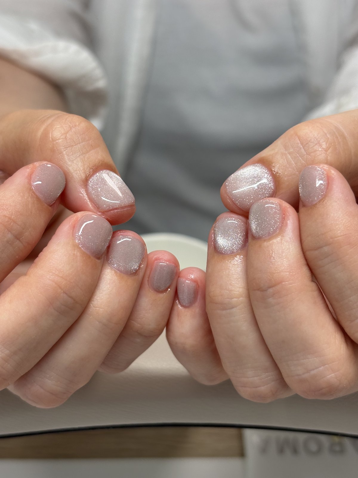 Mauve Shimmer on Short Nails | Understated Magnetic Gel in Harajuku