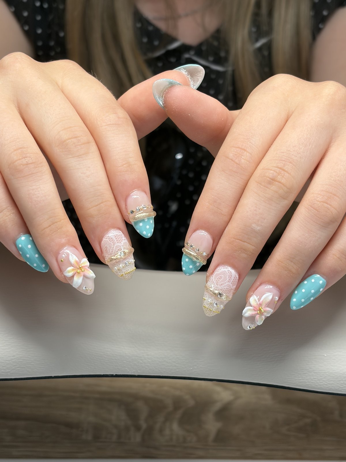 Turquoise Polka Dots with 3D Lilies and Lace - nail design by lull., Harajuku Tokyo