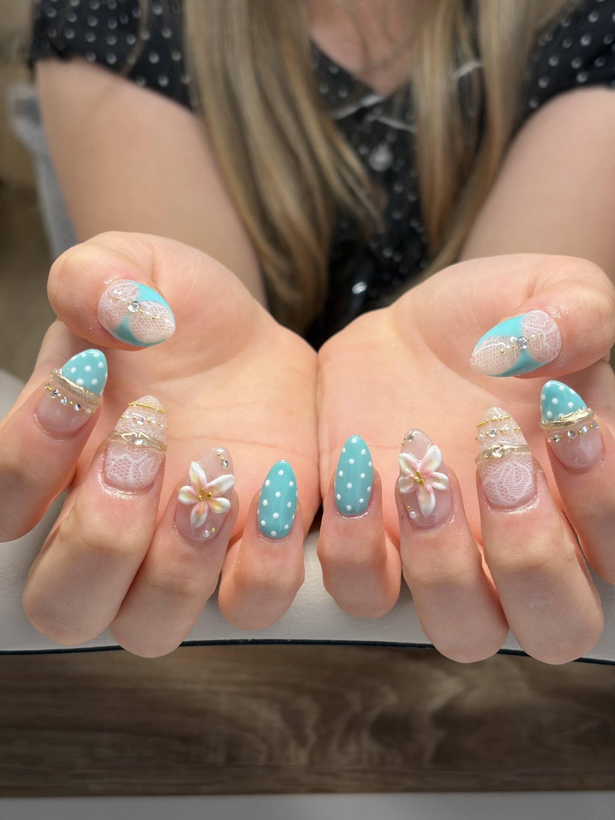 Turquoise Polka Dots with 3D Lilies and Lace - nail design by lull., Harajuku Tokyo