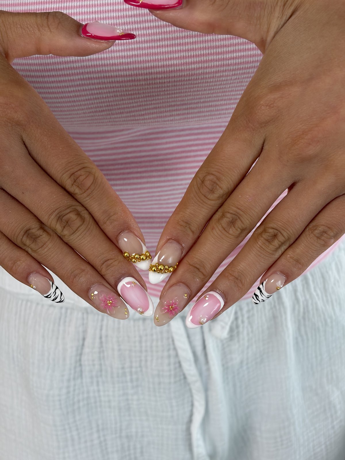Zebra Tips, Gold Beads and Pink Feather Flowers - nail design by lull., Harajuku Tokyo