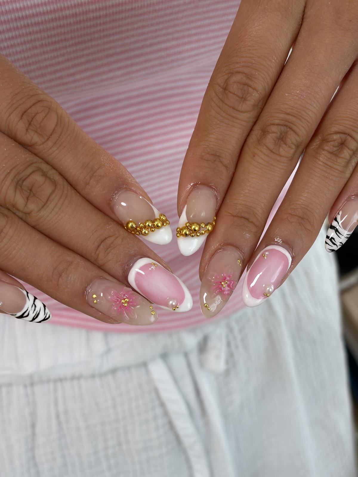 Zebra Tips, Gold Beads and Pink Feather Flowers - nail design by lull., Harajuku Tokyo