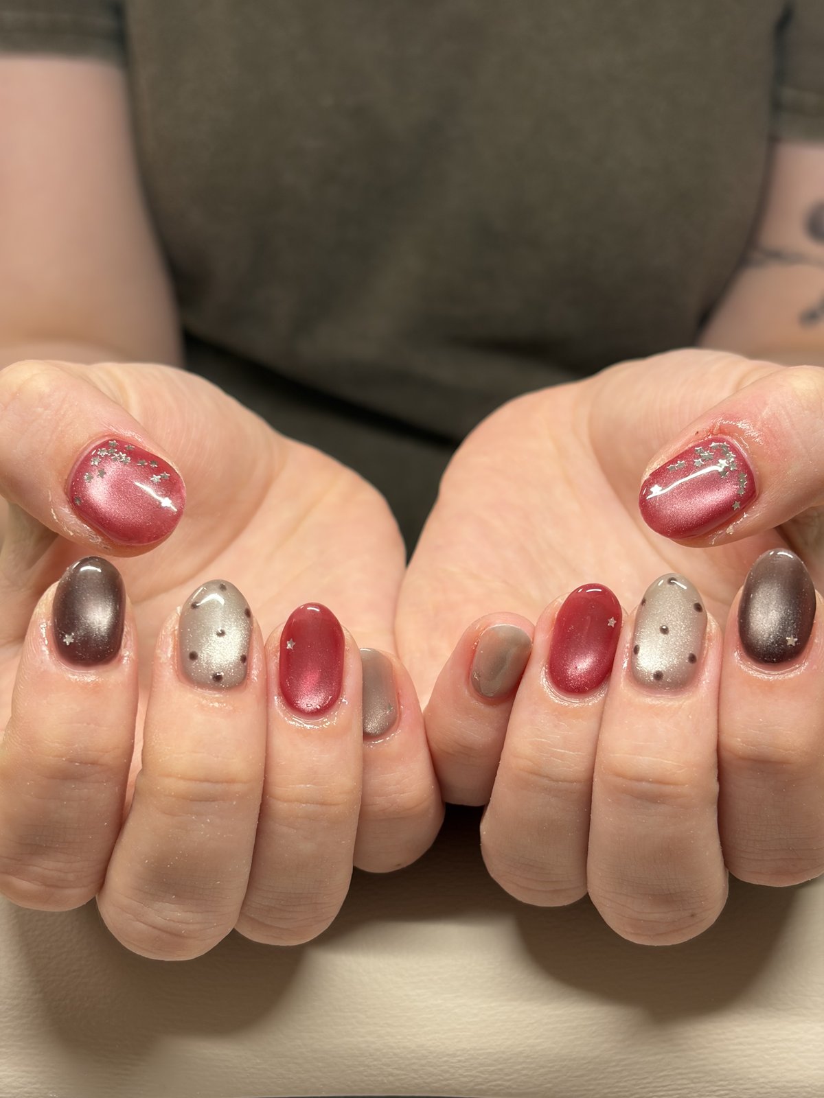 Rose, Bronze and Grey with Scattered Dots | Autumn Palette Nails in Tokyo