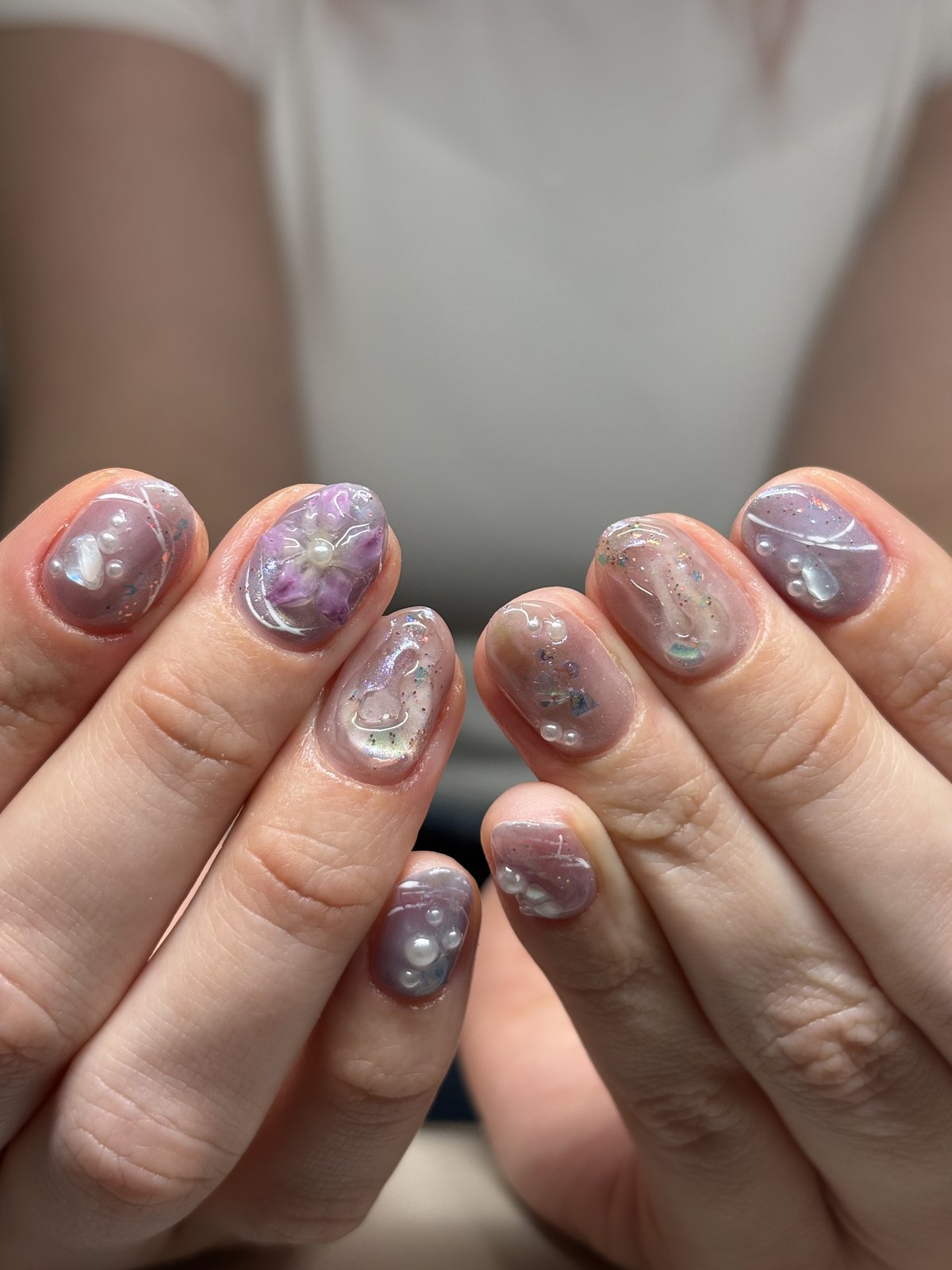 Lavender Marble with Pearls and Shell | Iridescent Short Nails in Harajuku