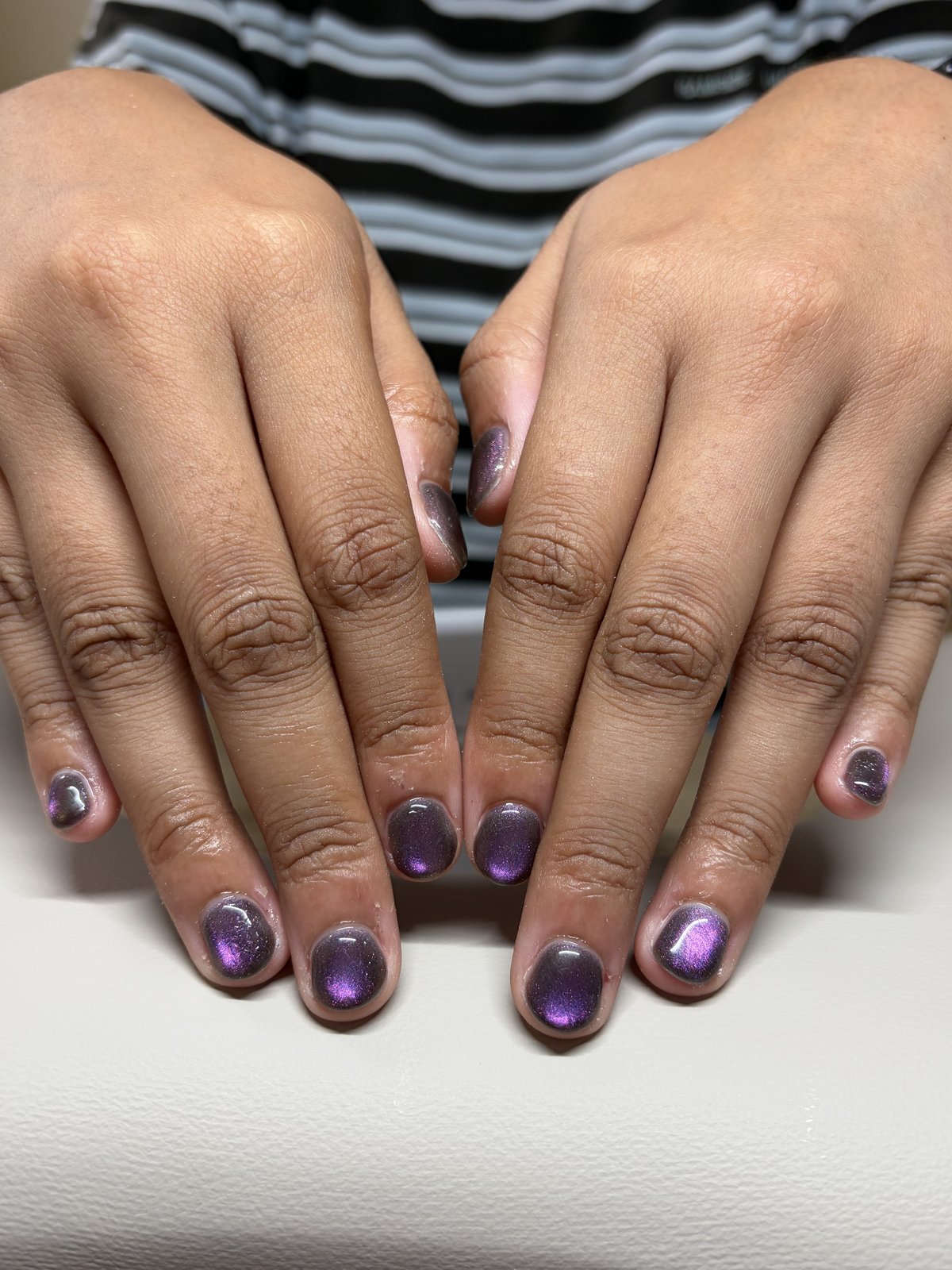 Shifting Silver Magnet on Bare Nails | Magnetic Gel Nails in Harajuku