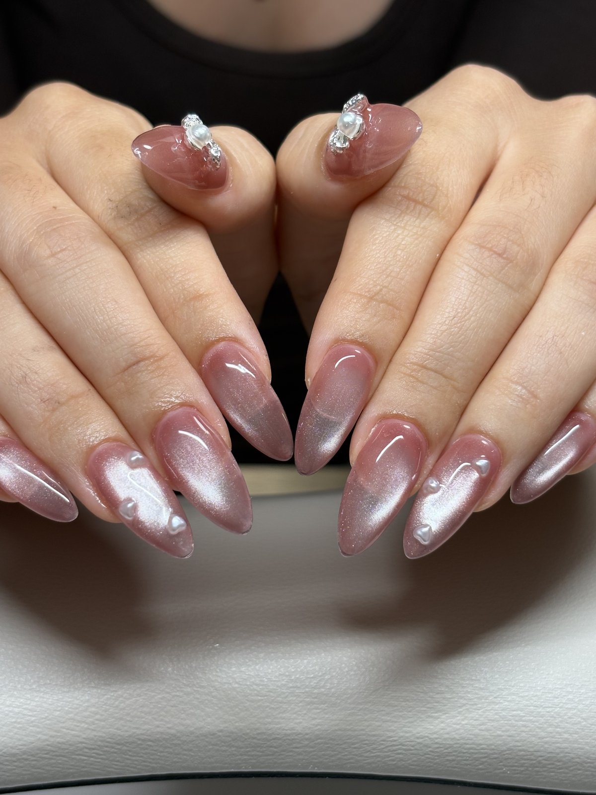 Single-Color Magnetic Gel with Four Charms - nail design by lull., Harajuku Tokyo