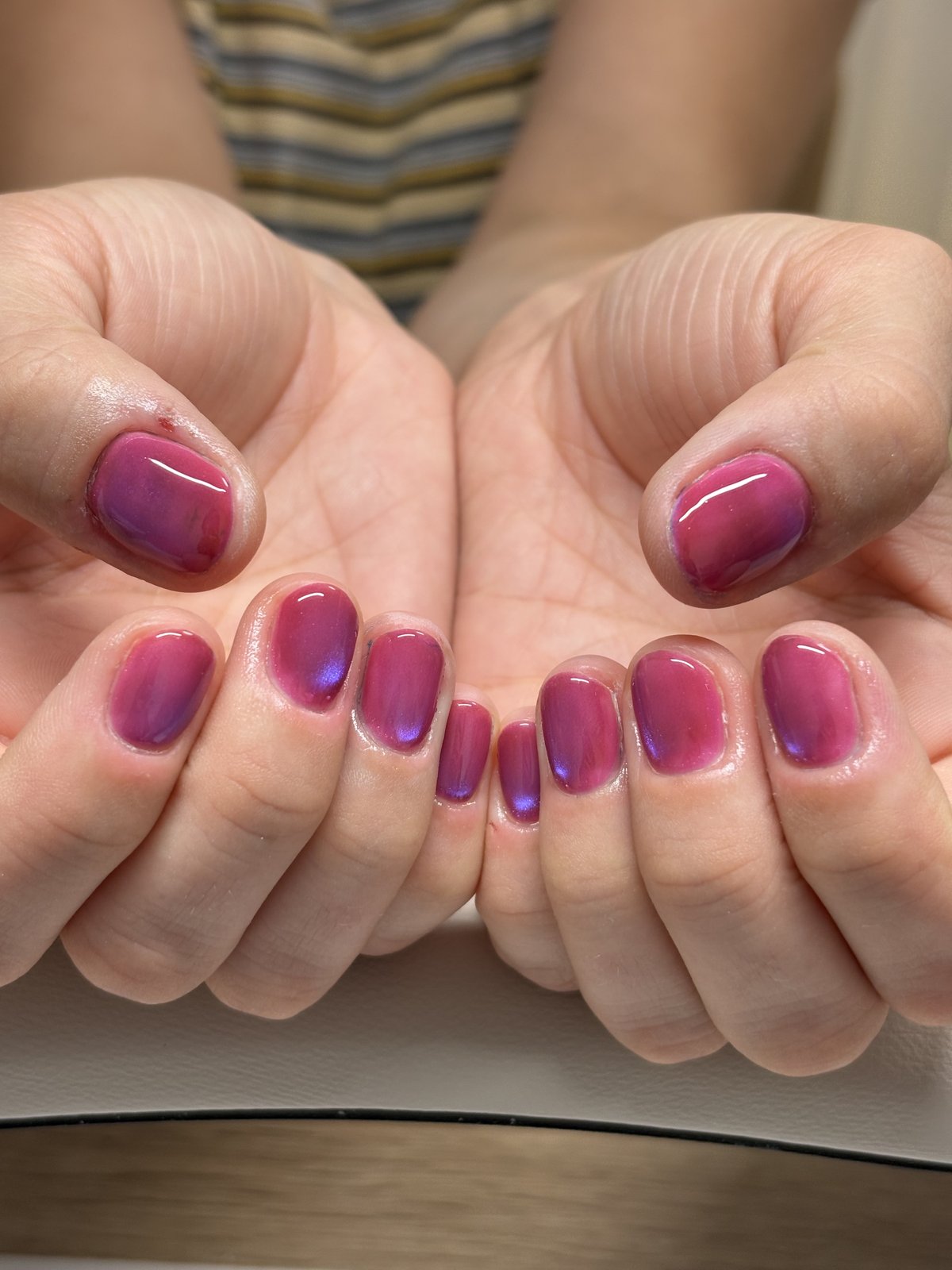 Shifting Cat-Eye Lines on Bare Nails | Magnetic Gel Nails in Harajuku