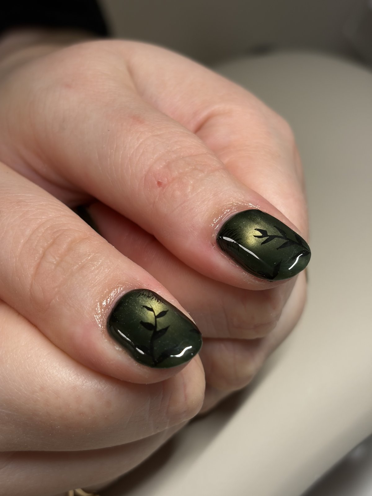 Accent Points on Select Nails Over a Fill-In Base - nail design by lull., Harajuku Tokyo