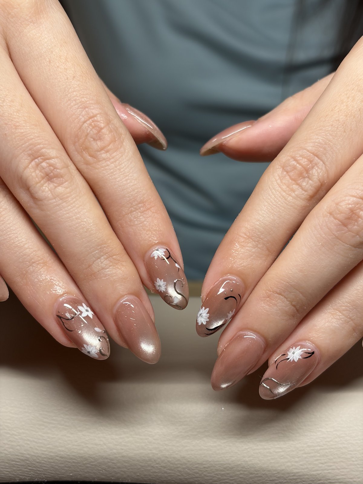 Fill-In Rebalance with Accent Points on Six Nails - nail design by lull., Harajuku Tokyo